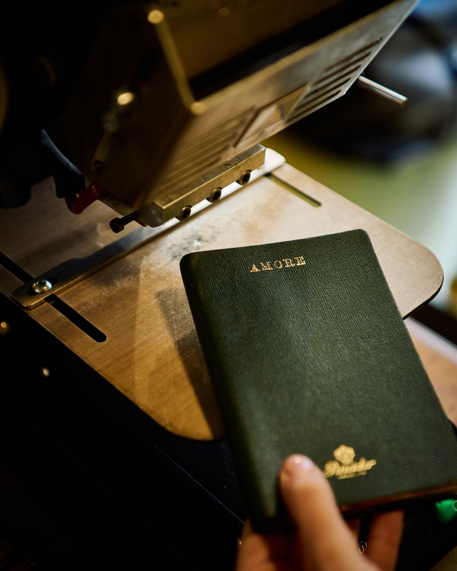 Agenda in pelle verde con monogramma, Pineider